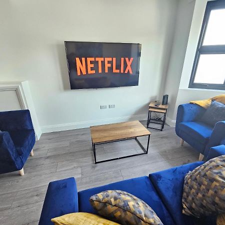 Spacious 4Br House, London, Sleeps 9, Parking Available Esterno foto