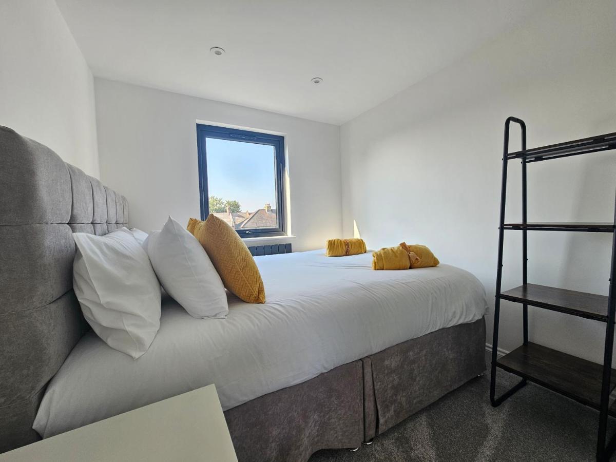 Spacious 4Br House, London, Sleeps 9, Parking Available Esterno foto